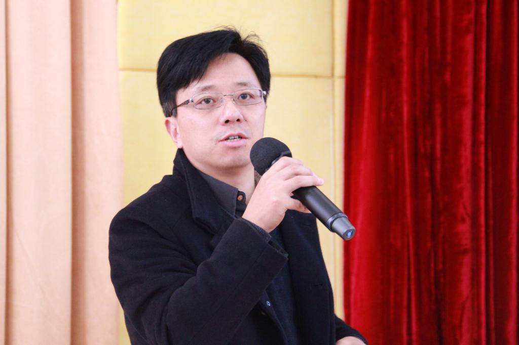 易行健主持论坛